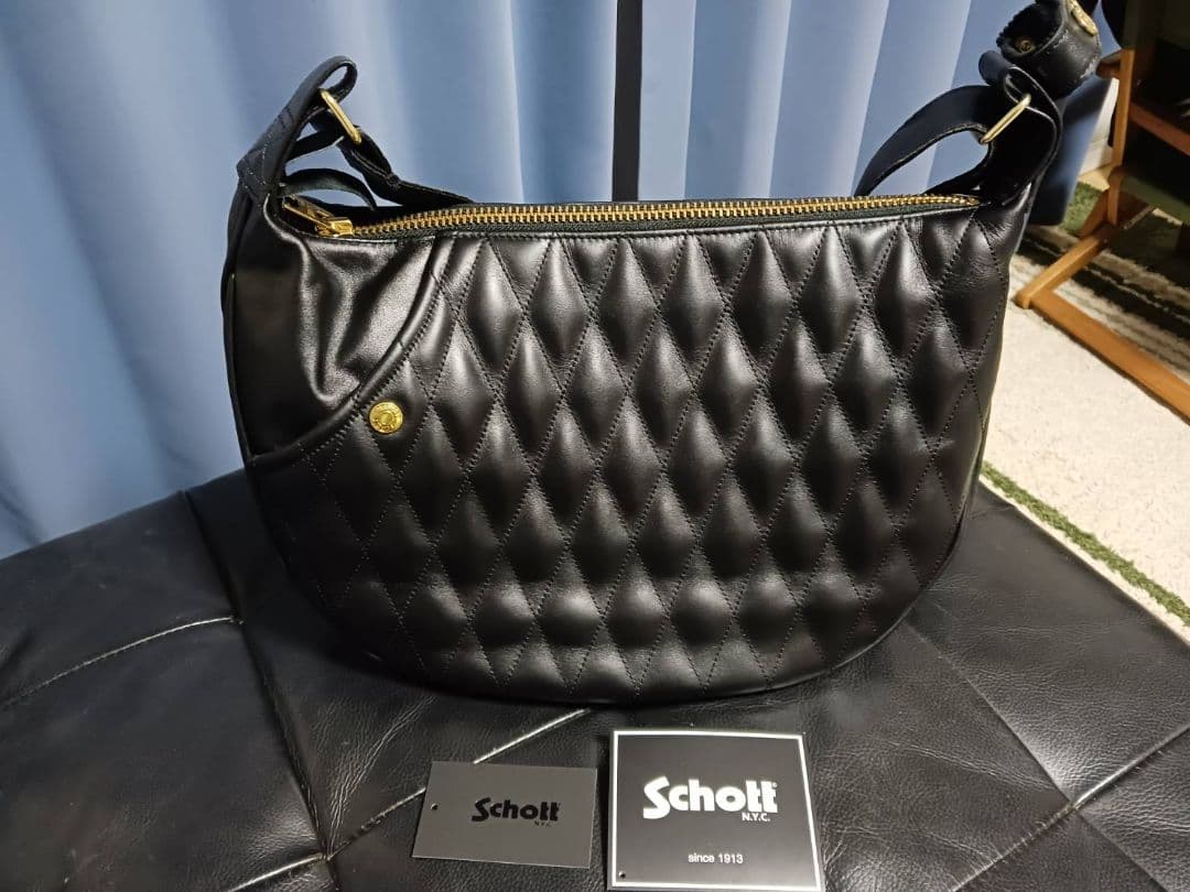 美品　Schott　PADDED BANANA BAG ショット　牛革　ハーレー