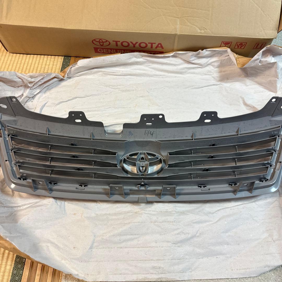 TOYOTA ヴァンガード フロントグリル 純正品