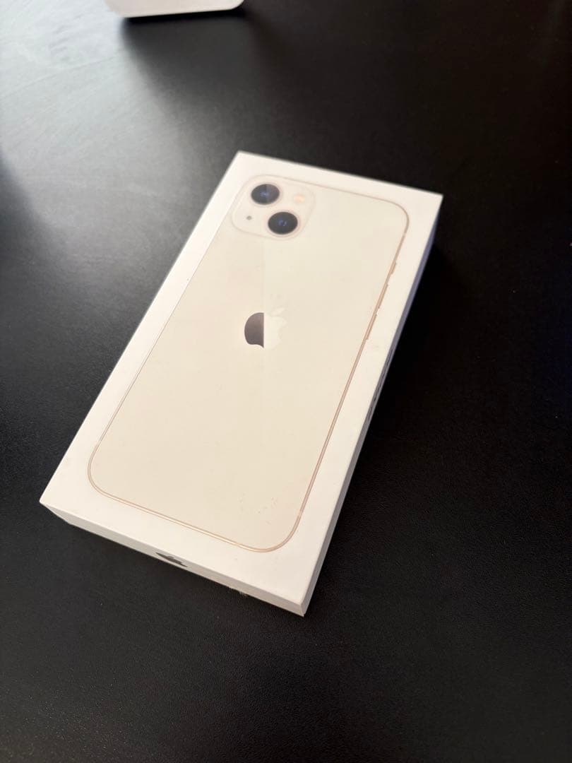 iPhone13 128GB ホワイト SIMフリー 美品 バッテリー74％