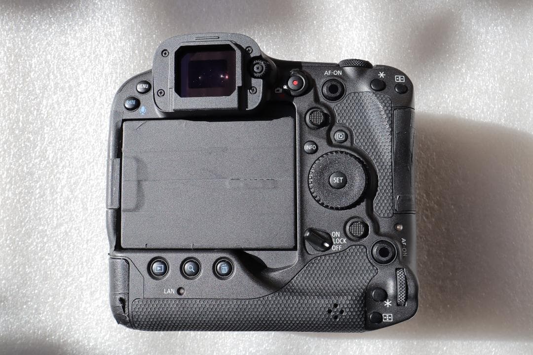 Canon EOS R3 ボディ（箱、他付属、美品）予約済み