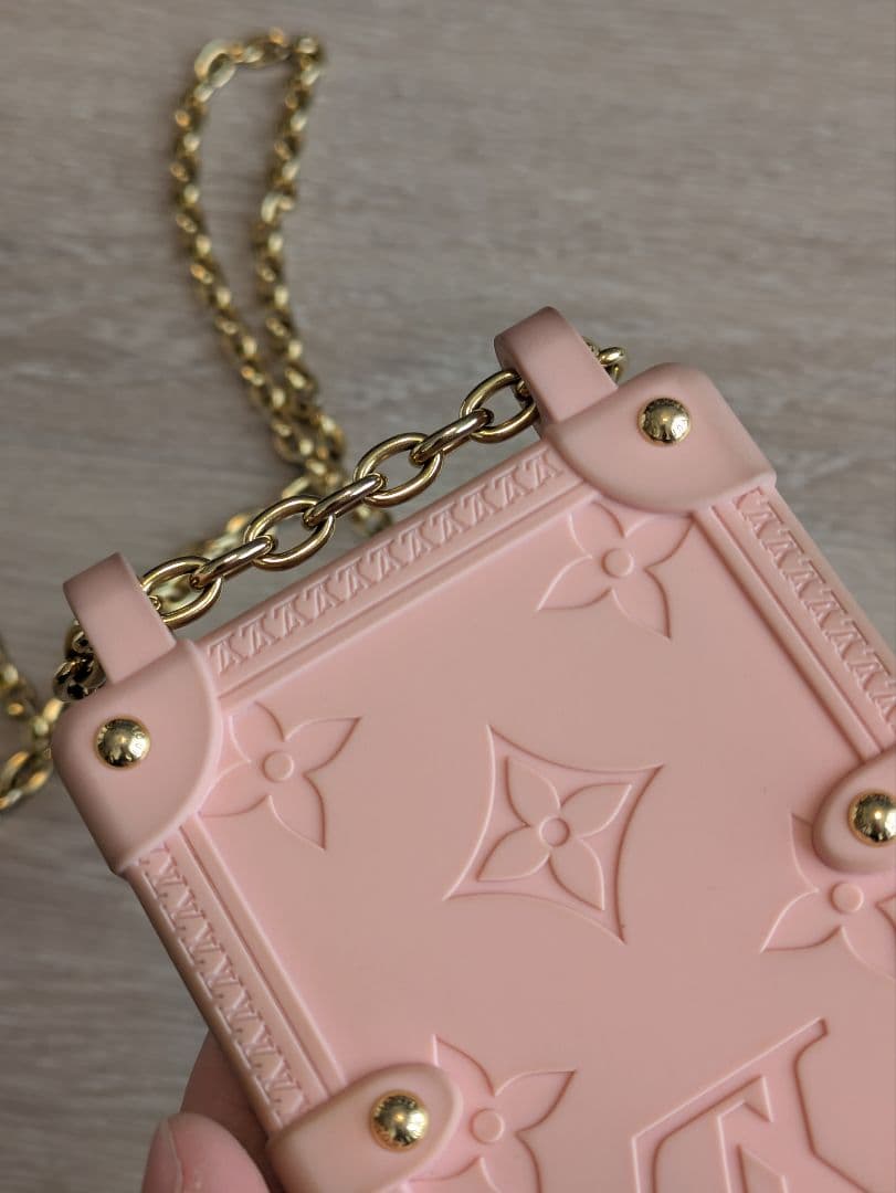 LOUIS VUITTON リトランク iPhone14Pro アイフォンケース