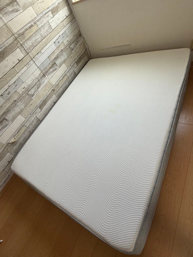 コアラマットレス ダブル／半年使用／専用シーツ付き／送料込み（たのメル便）