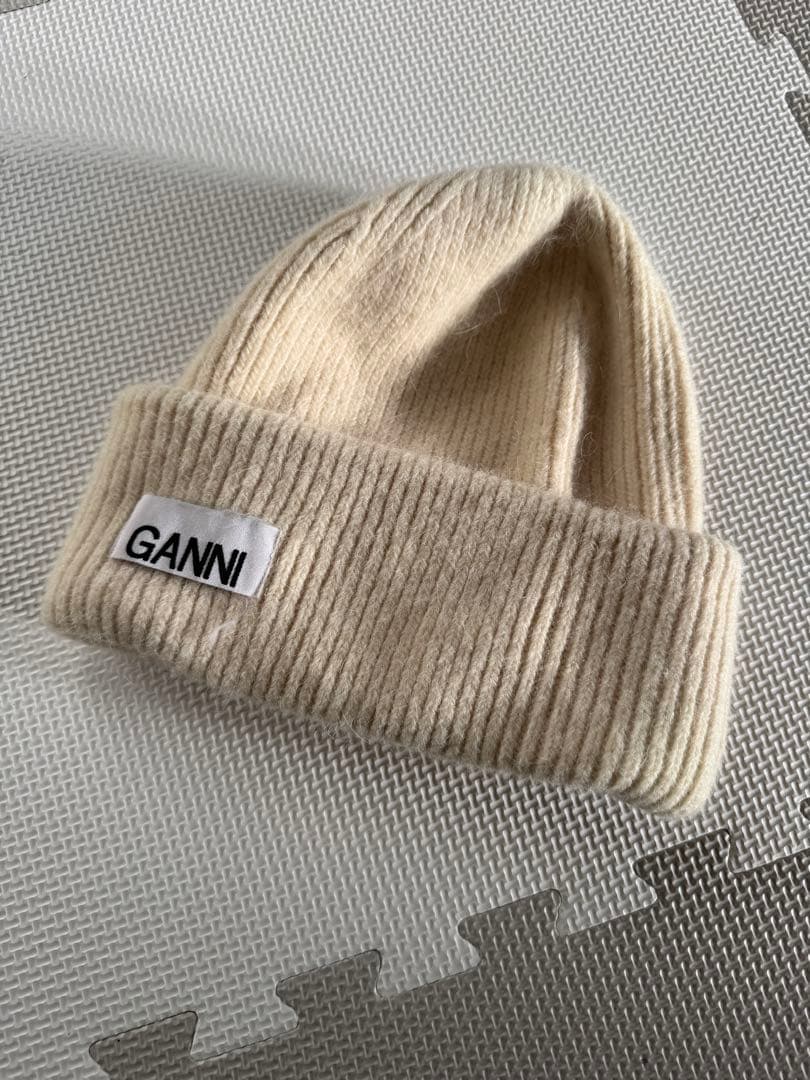 GANNI クリーム色 ニット帽