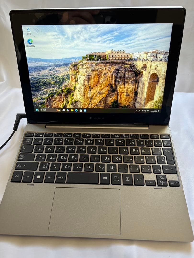 Windowsノート本体 dynabook F60/KW