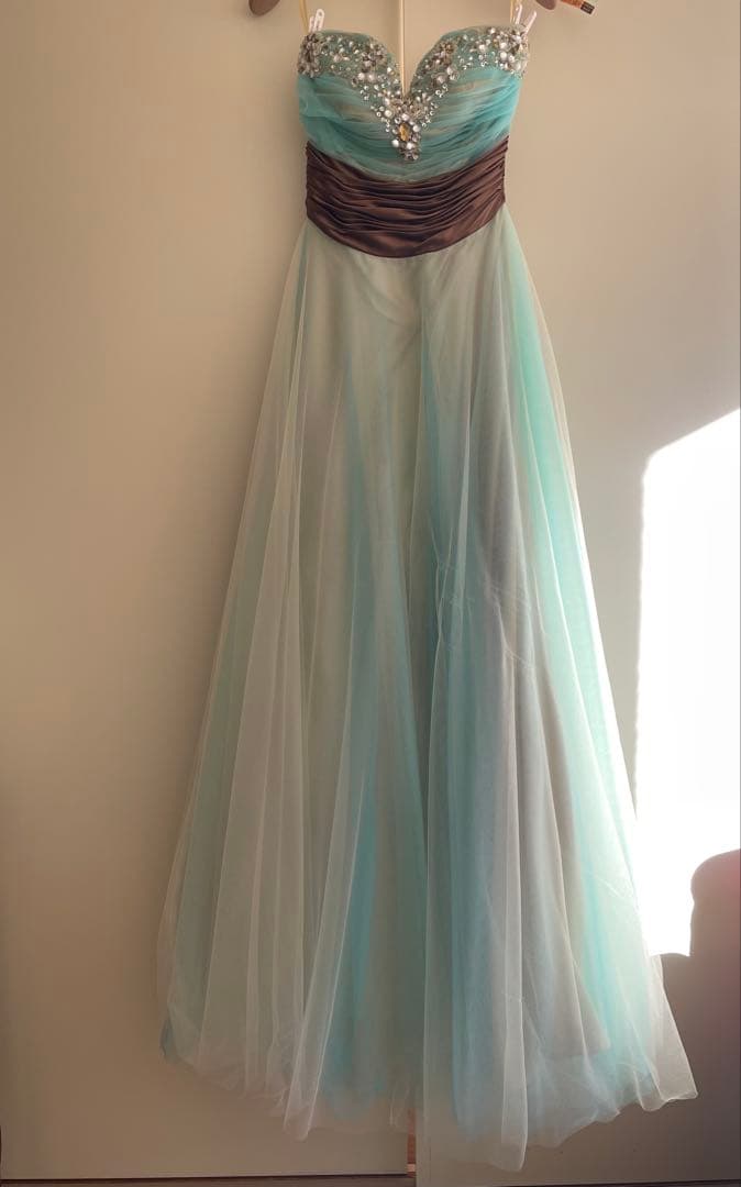 オーロラミントグリーン ビジューコンサート演奏会ウェディングドレス7層構造