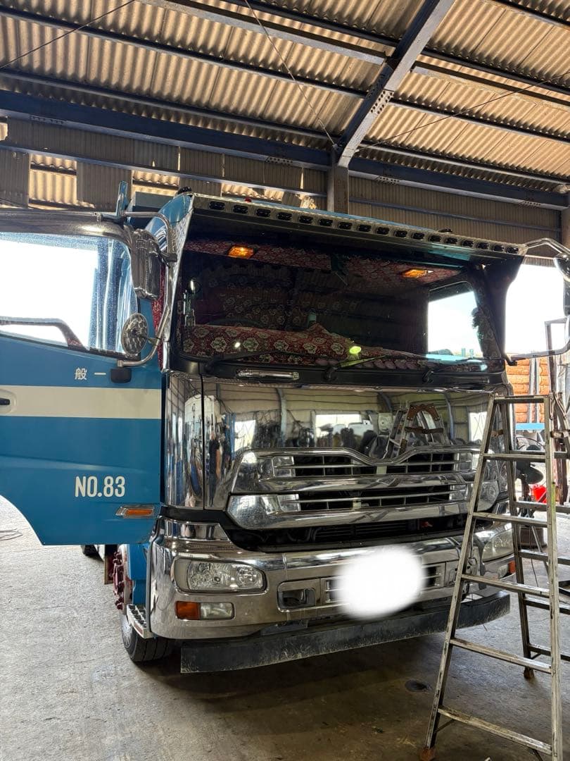 UDクオン フロントバイザー