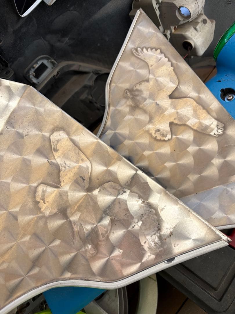 UDクオン フロントバイザー