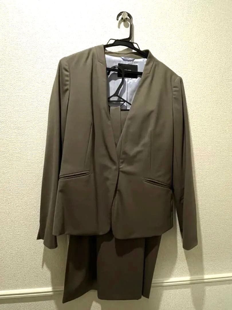 フォーマルスーツ　スカートスーツ　ノーカラージャケット　40サイズ　Lサイズ