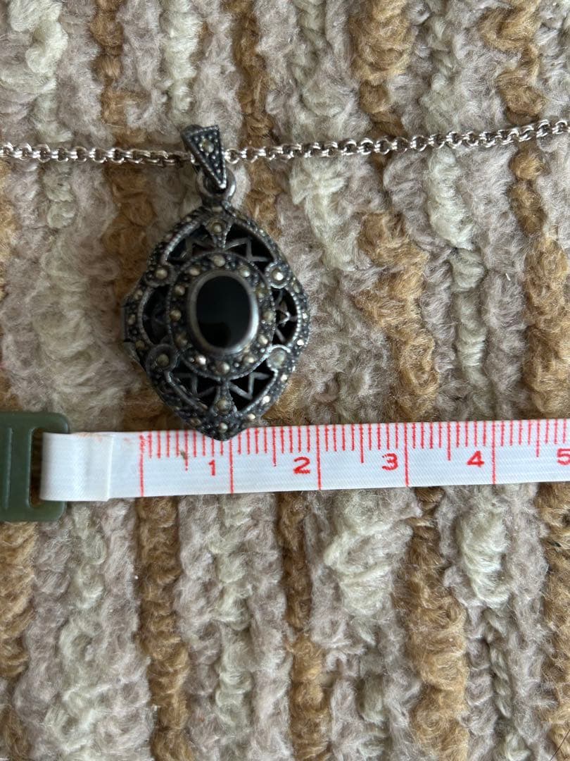 アンティーク　シルバー925ロケットペンダント