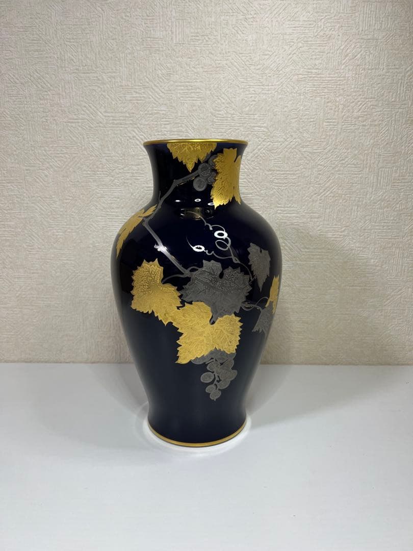 美品　大倉陶園　壺型花瓶　28cm 金彩葡萄　瑠璃金蝕ぶどう　フラワーベース