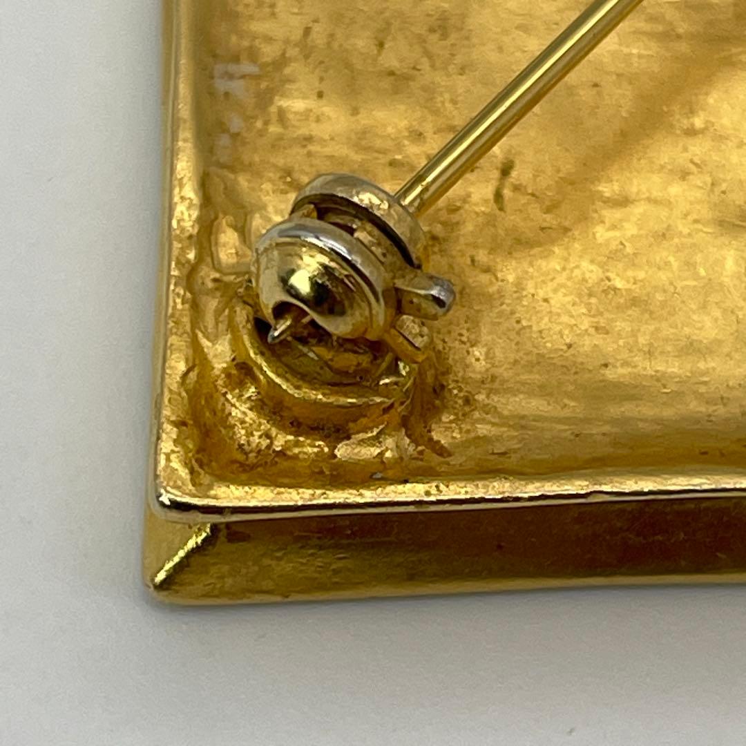 【N68】KARL LAGERFELD　カール・ラガーフェルド　ブローチ