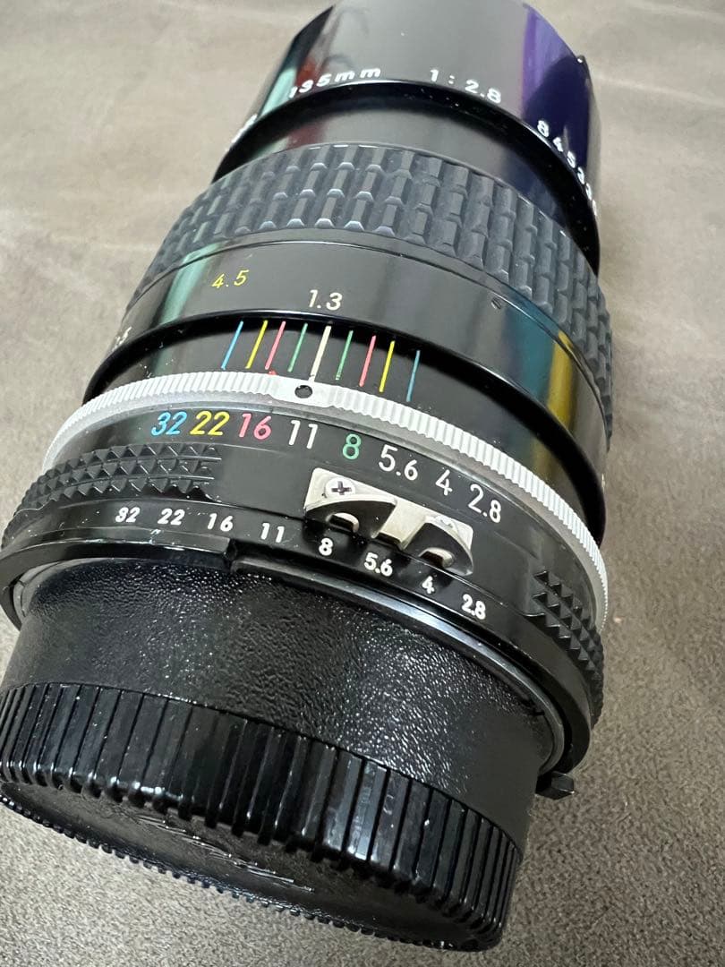 Nikkor 135mm f/2.8 レンズ