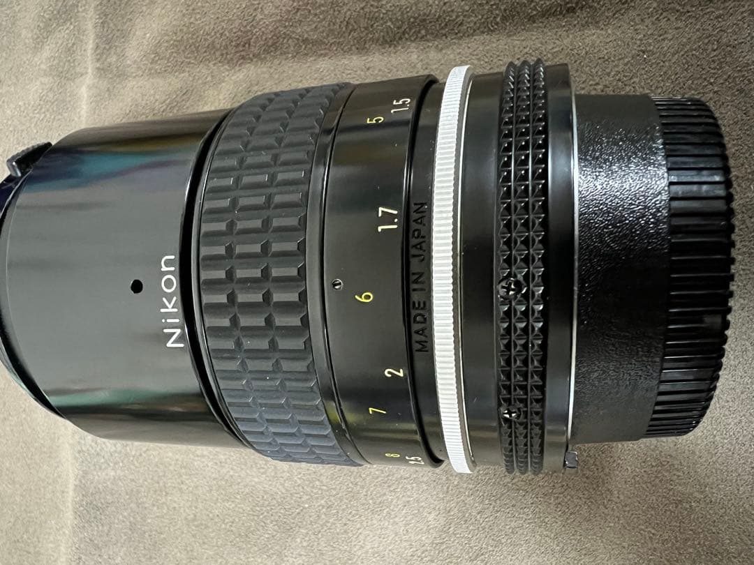 Nikkor 135mm f/2.8 レンズ