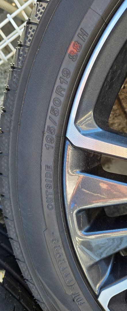 60プリウス純正19インチタイヤアルミホイールセット