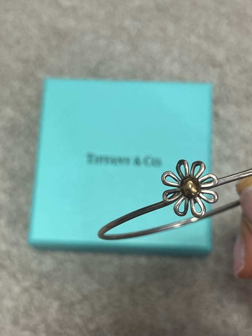 Tiffany & Co. フラワーモチーフバングル