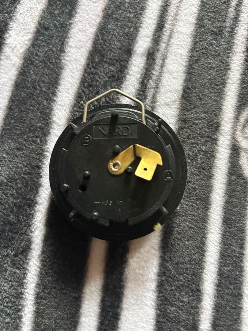 ナルディ NARDI ホーンボタン 当時物 サイドスポーク