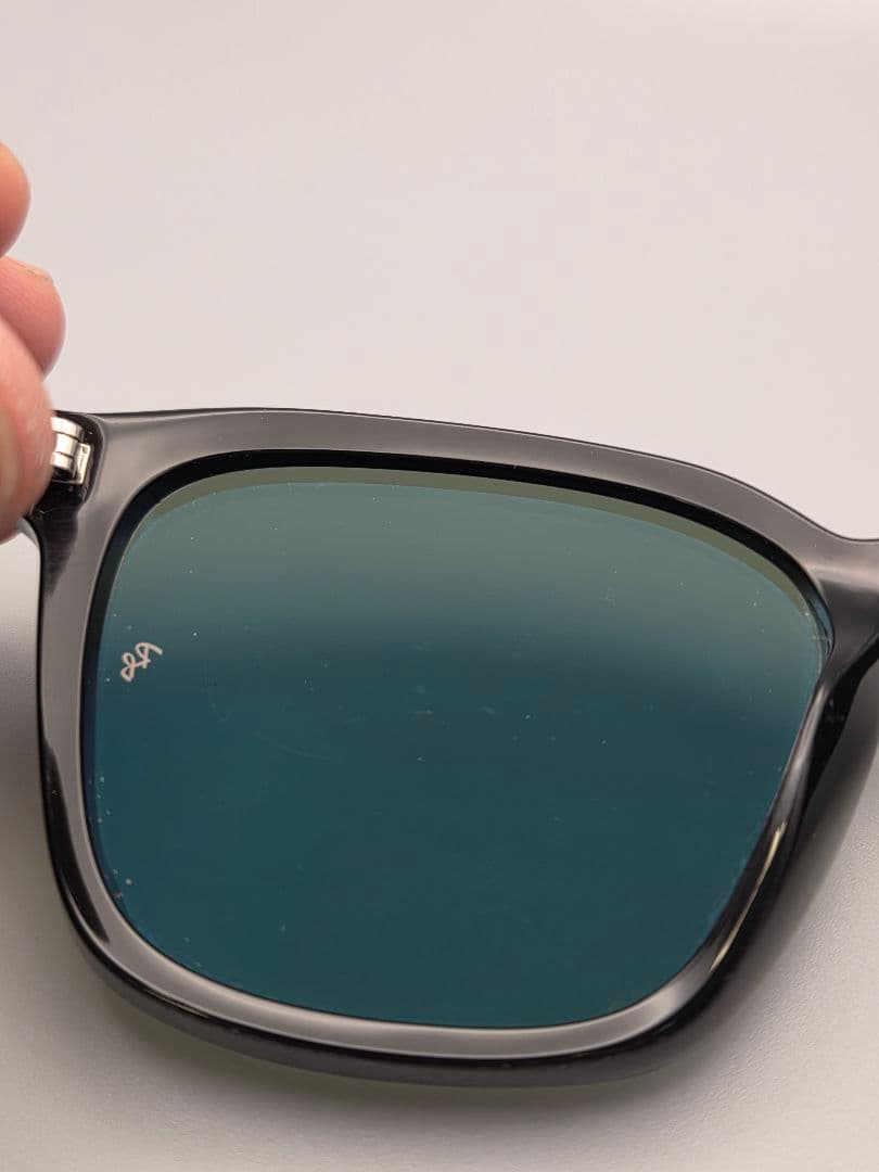 【美品】レイバン 偏光サングラス RB4392D ブラック