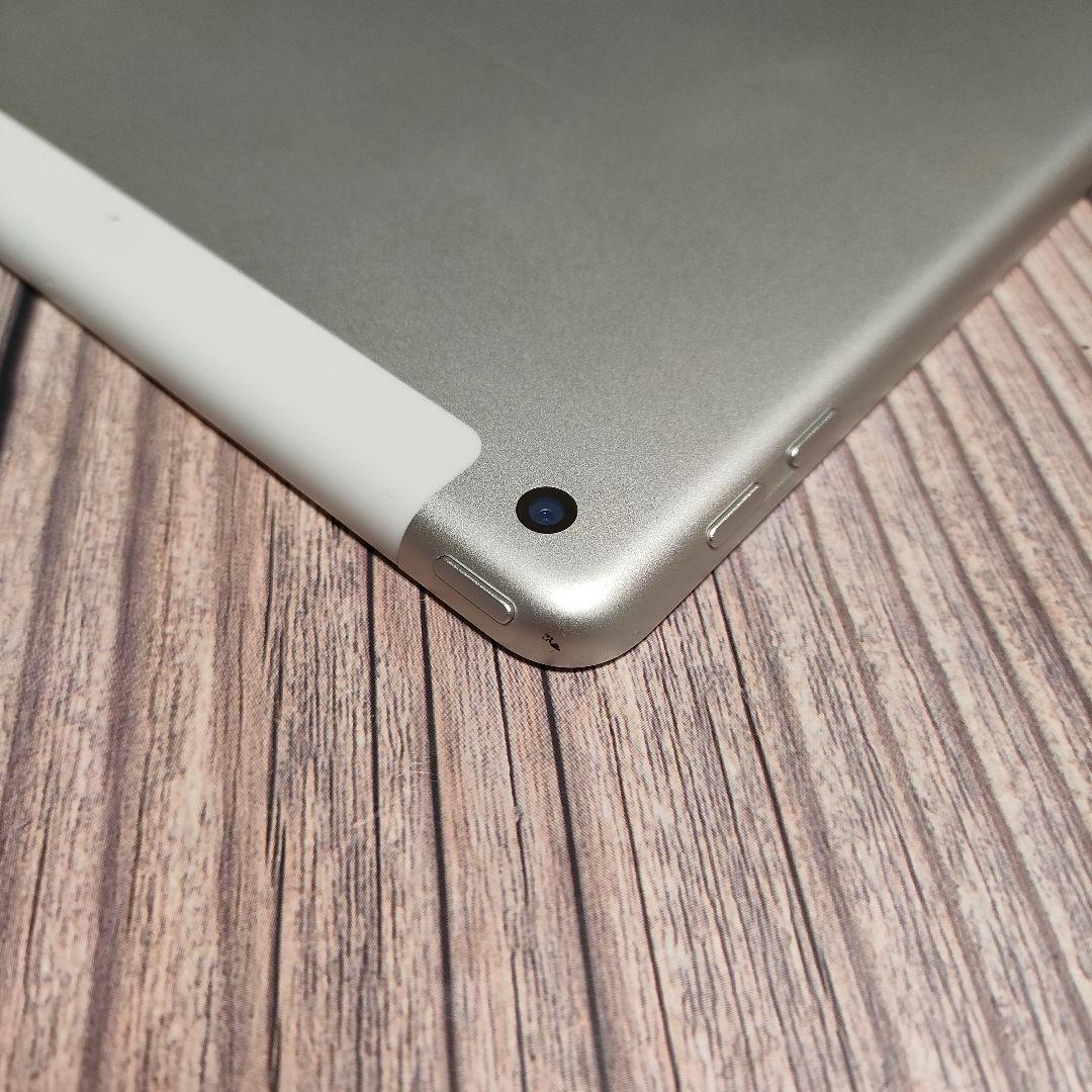 Apple iPad 第6世代 32GB SIMフリー シルバー 美品