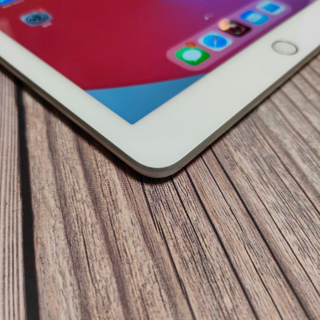 Apple iPad 第6世代 32GB SIMフリー シルバー 美品