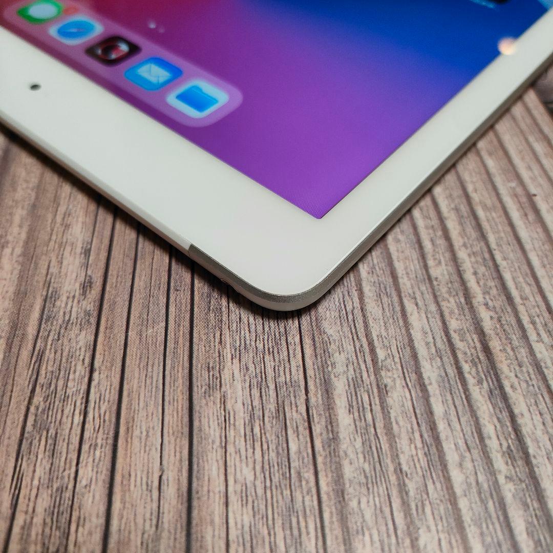 Apple iPad 第6世代 32GB SIMフリー シルバー 美品