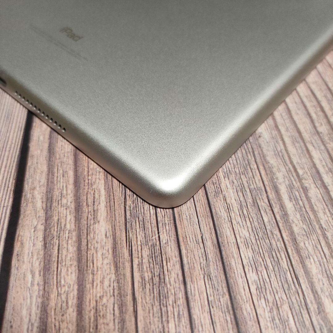 Apple iPad 第6世代 32GB SIMフリー シルバー 美品