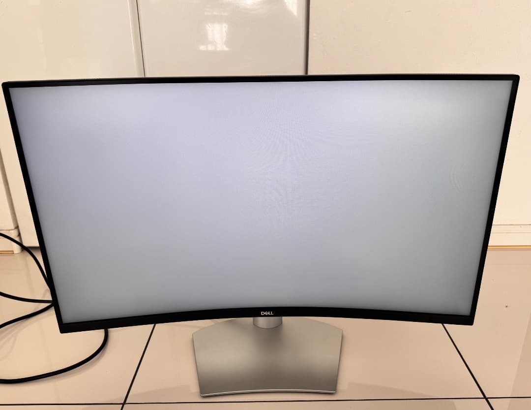 DELL 曲面モニター S3221QS