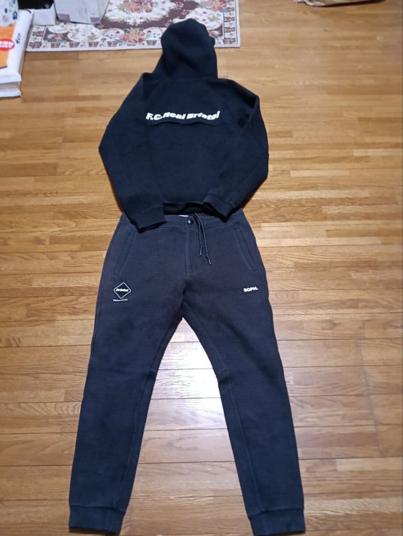 F.C.R.B.セットアップ F.C.Real Bristol 黒 上S 下M