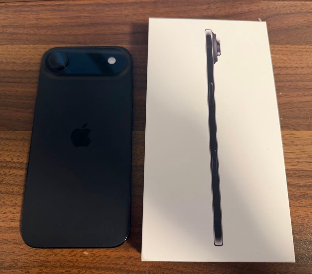 iPhone Air スペースブラック バッテリー100%