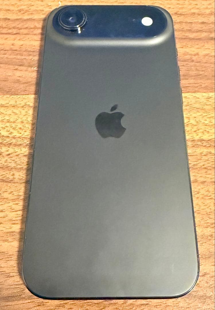 iPhone Air スペースブラック バッテリー100%