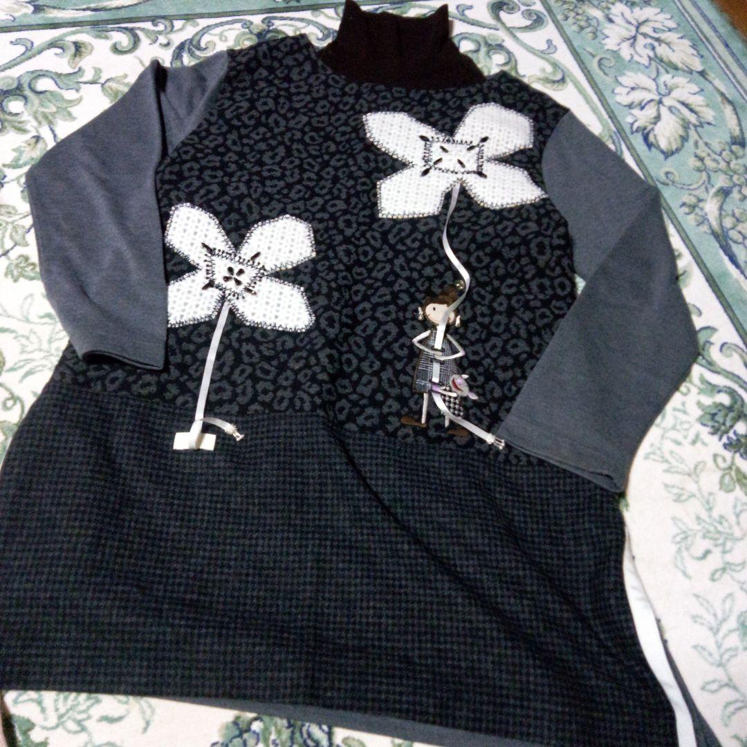 花柄とキャラクター刺繍の長袖チュニックアルベロベロ