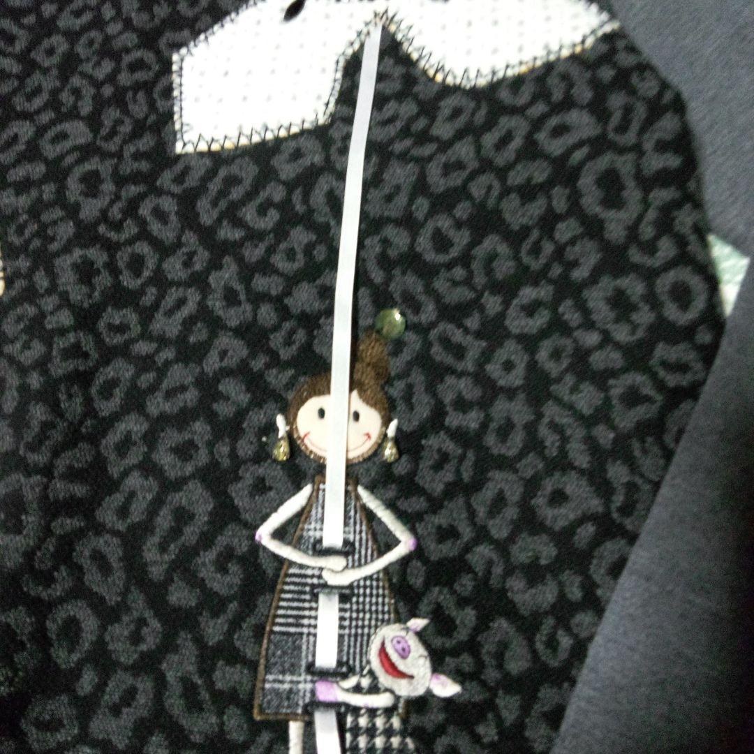 花柄とキャラクター刺繍の長袖チュニックアルベロベロ