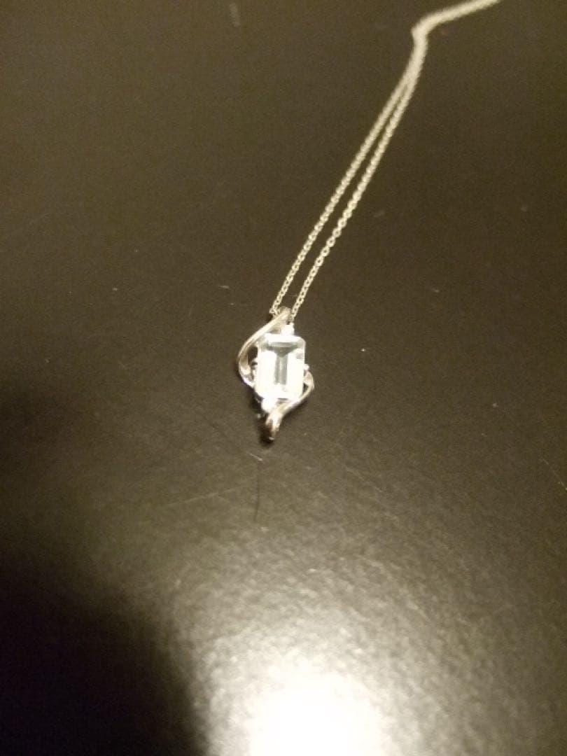 ベリテ？　ネックレス　K10WG 水晶？　クォーツ？