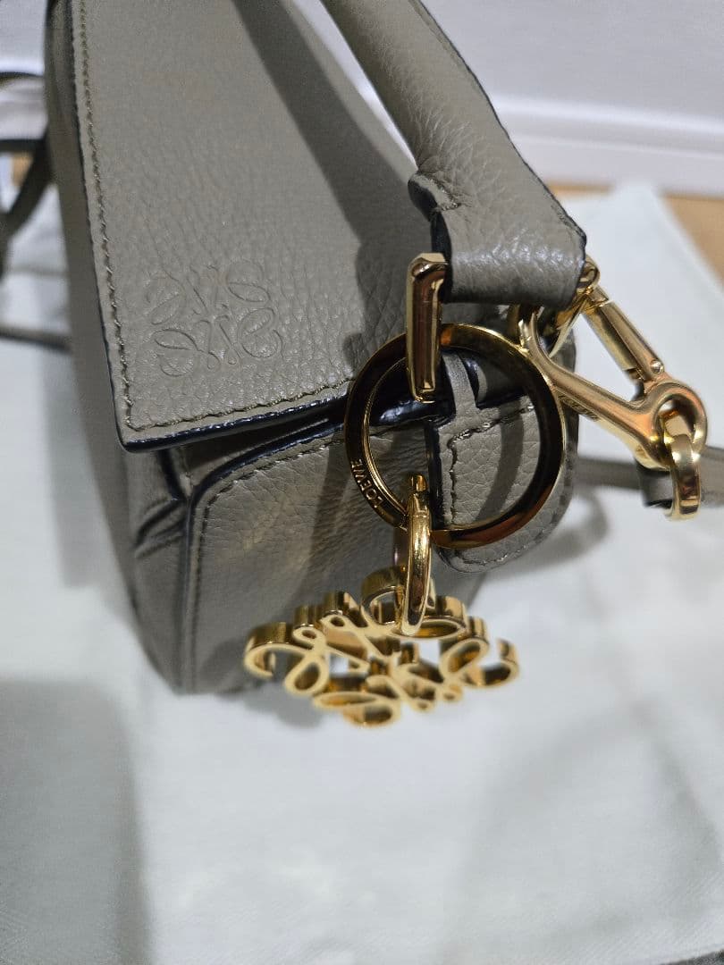 LOEWE パズルバッグ ミニ & モノグラム チャーム