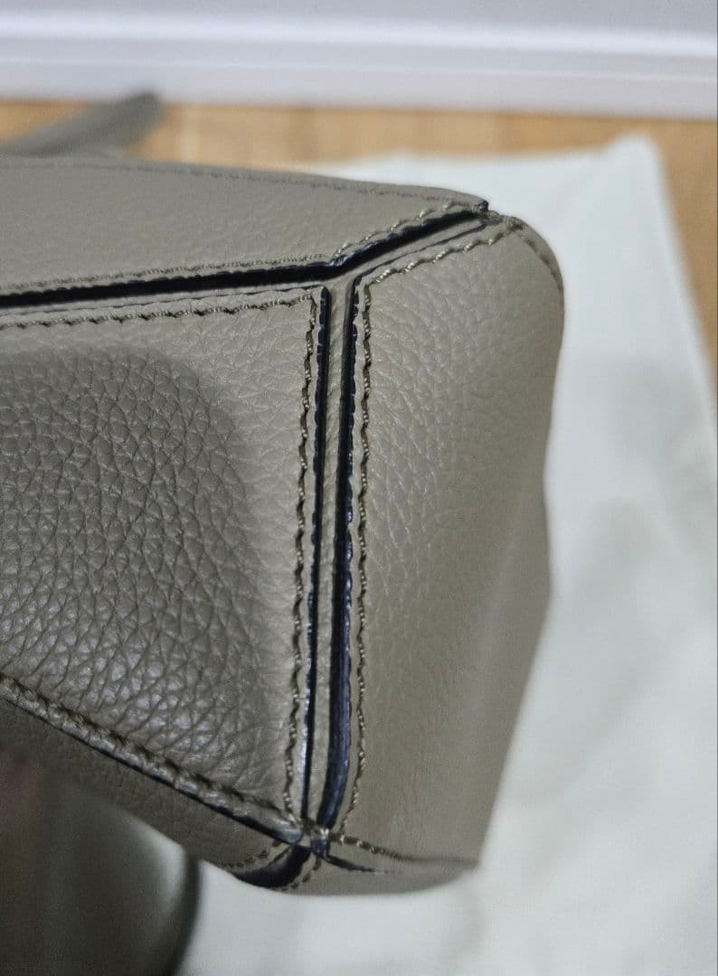 LOEWE パズルバッグ ミニ & モノグラム チャーム