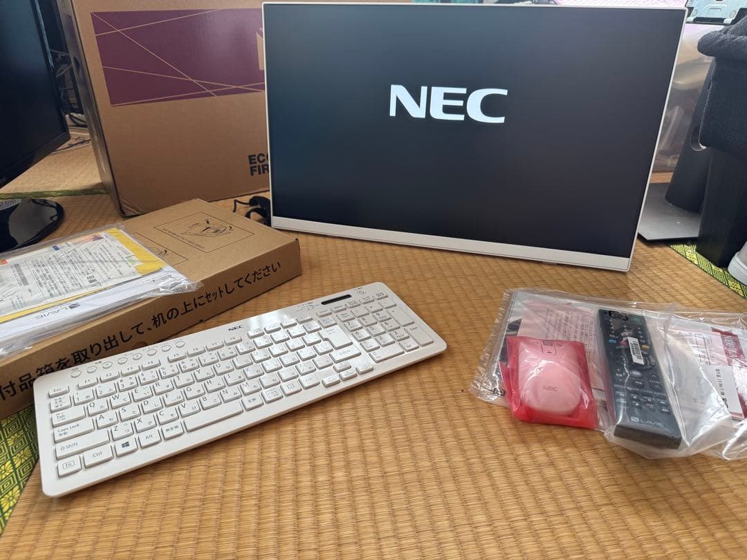 美品　NEC LAVIE 一体型デスクトップパソコン