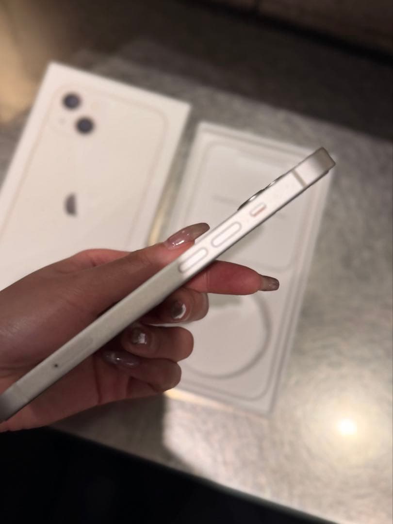 iPhone 13 256GB スターライト SIMフリー