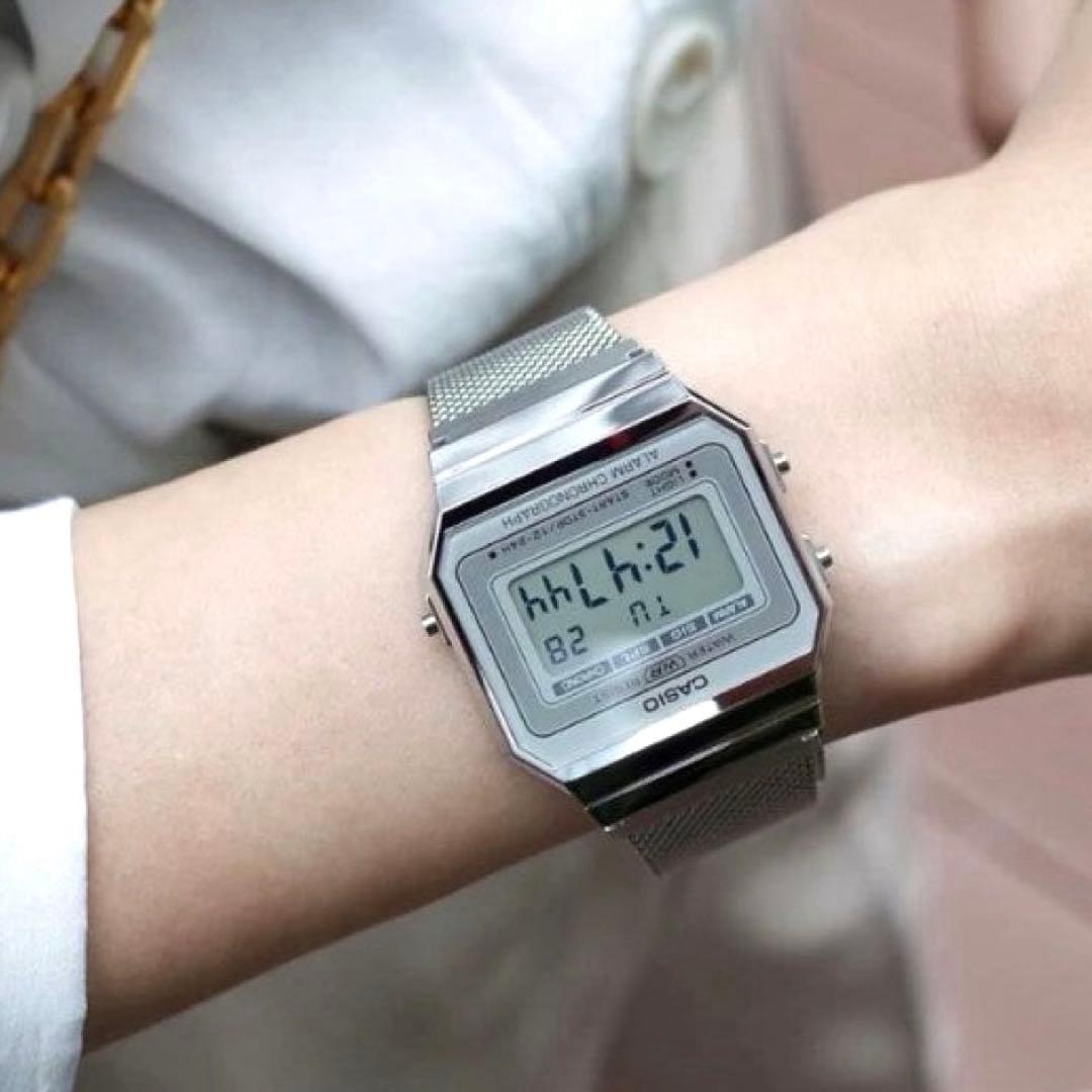カシオ　デジタル腕時計　（新品）海外モデル　レトロデザイン　シルバー