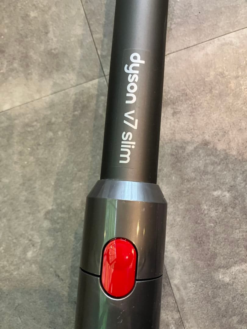 【ダイソン掃除機　V7 slim】コードレスクリーナー
