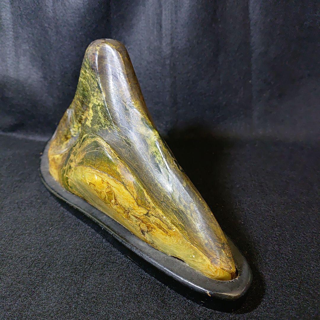 富士山みたいな石　水石