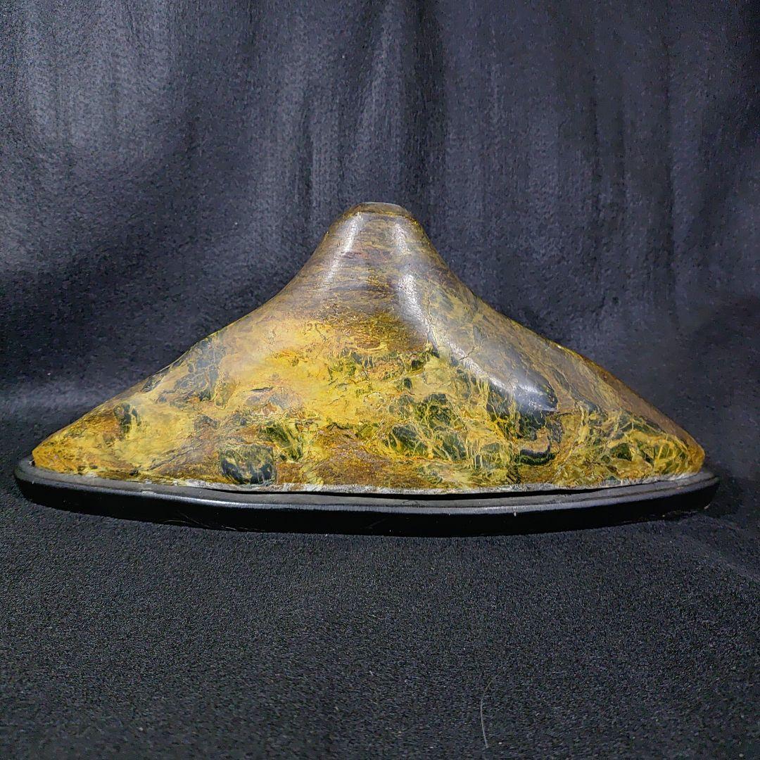 富士山みたいな石　水石