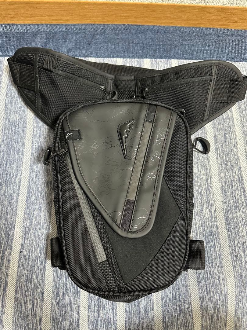 クシタニ　レッグバッグ　ブラックアウト