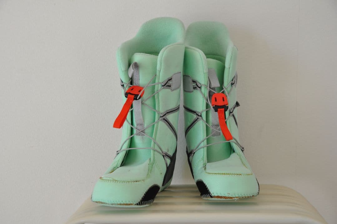 バートン MINT アジアンフィット 25cm スノーボードブーツ ジュニアにも