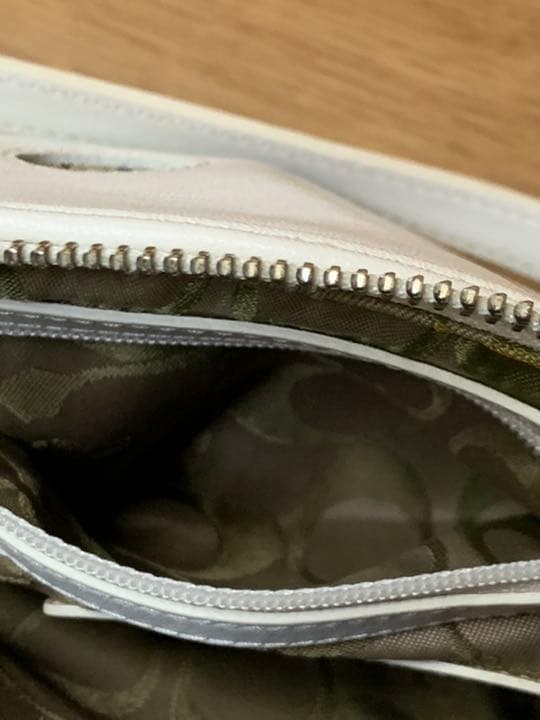 未使用正規品　コーチ 限定コレクション　ポルカドットデミポーチ