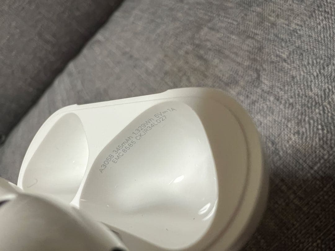 【展示品により値下げ出品】AirPods 第四世代 新品未使用