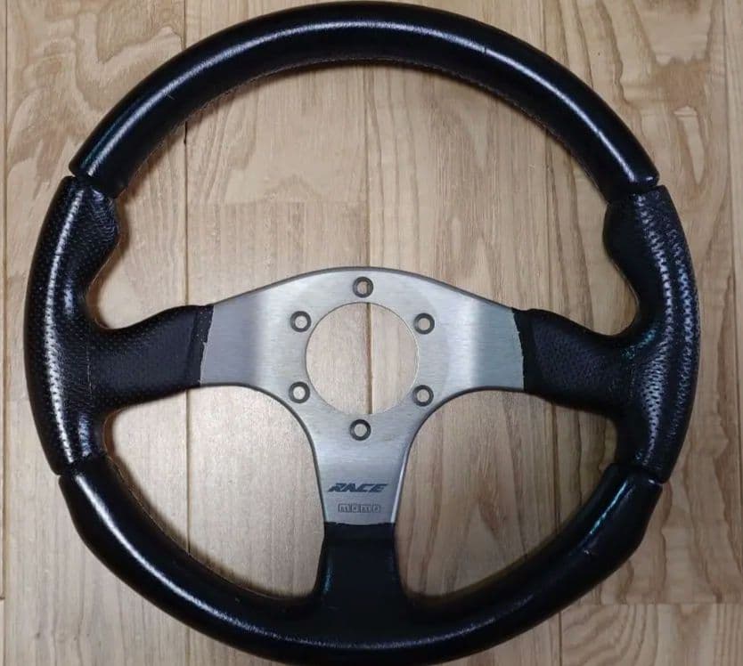 専用出品MOMO Race 32cm ステアリングとリング、ホーンボタン