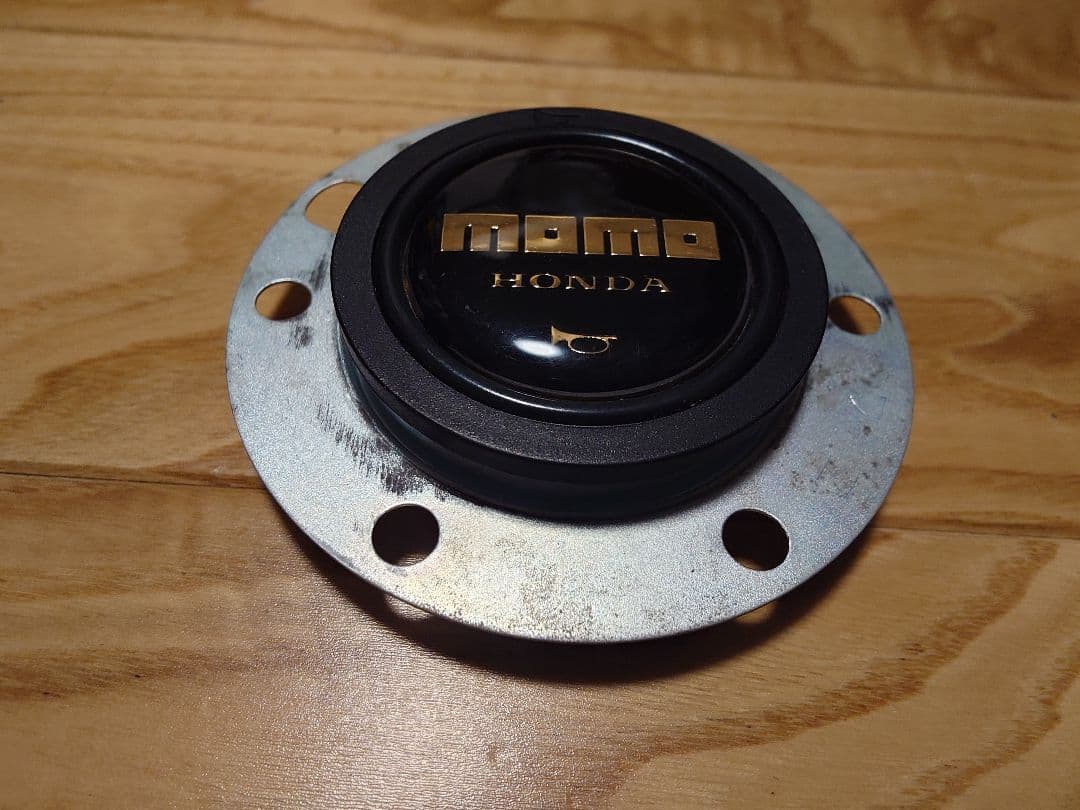 専用出品MOMO Race 32cm ステアリングとリング、ホーンボタン