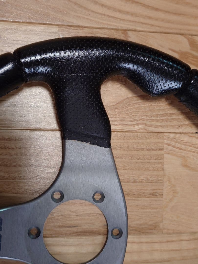 専用出品MOMO Race 32cm ステアリングとリング、ホーンボタン