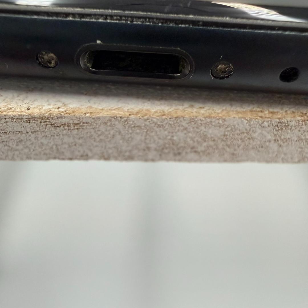 iPhone SE第3世代 64GB ミッドナイト 320