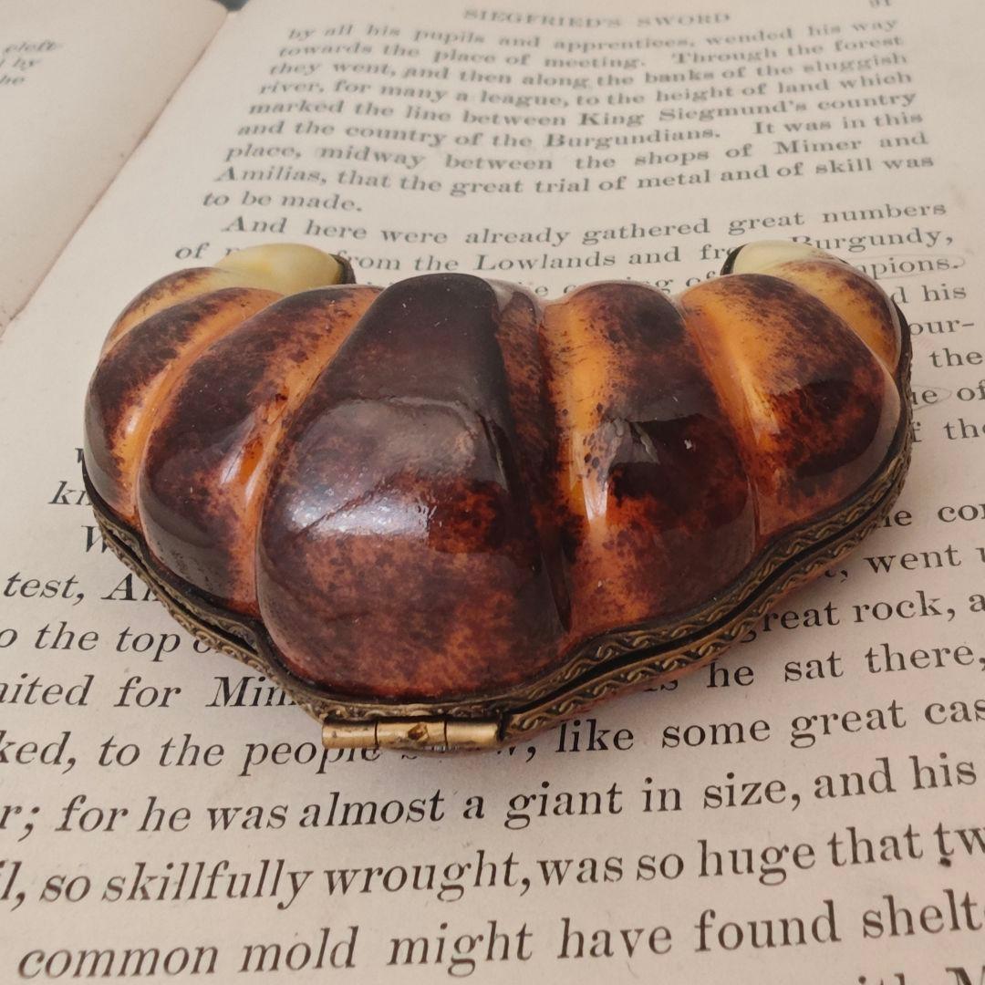 リモージュボックス　クロワッサン　フランス製　ミニチュア　小物入れボンボニエール