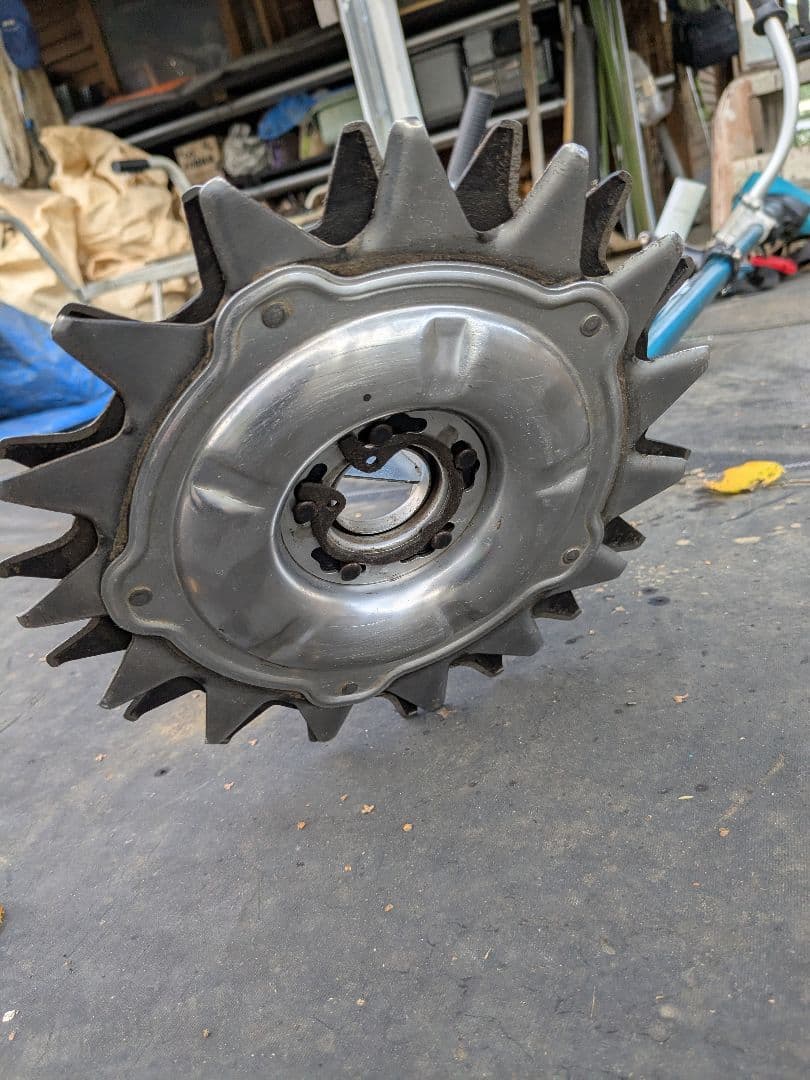 マキタ草刈機40Vmax スーパーカルマー、トリマーハンドル付。バッテリーなし